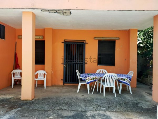 casa indipendente in vendita ad Ispica in zona Santa Maria del Focallo