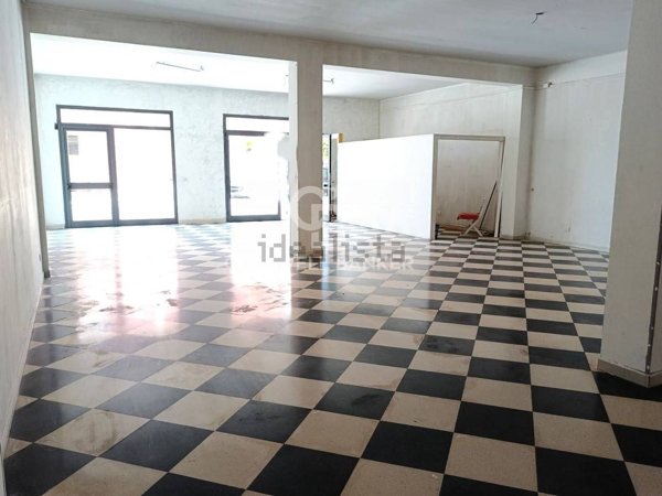 locale commerciale in vendita ad Ispica