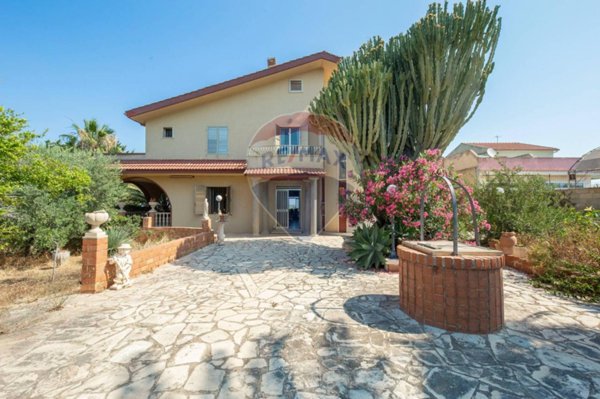 casa indipendente in vendita ad Ispica in zona Marina Marza