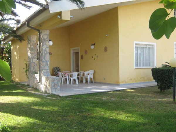 casa indipendente in vendita ad Ispica in zona Santa Maria del Focallo