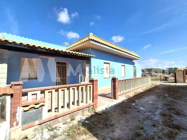 casa indipendente in vendita ad Ispica in zona Santa Maria del Focallo