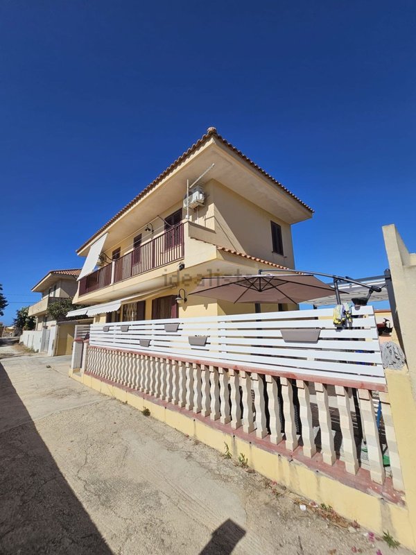 casa indipendente in vendita ad Ispica in zona Santa Maria del Focallo