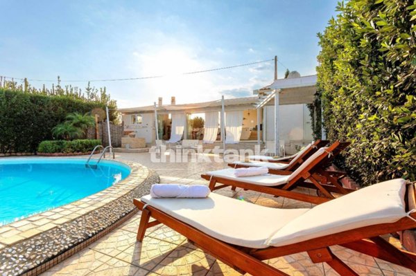 casa indipendente in vendita ad Ispica in zona Santa Maria del Focallo