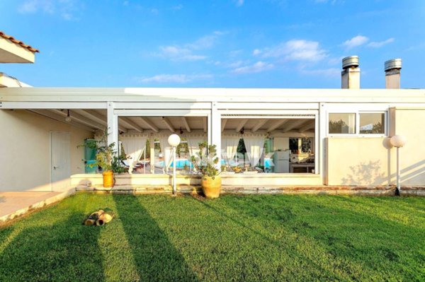 casa indipendente in vendita ad Ispica in zona Santa Maria del Focallo