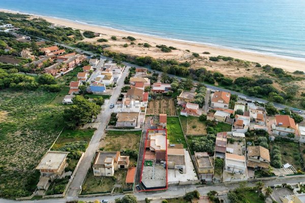 casa indipendente in vendita ad Ispica in zona Santa Maria del Focallo