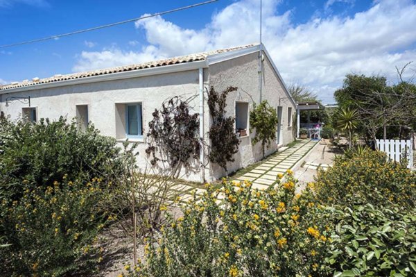 casa indipendente in vendita ad Ispica