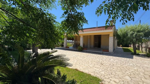 casa indipendente in vendita ad Ispica