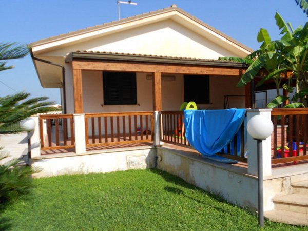 casa indipendente in vendita ad Ispica in zona Santa Maria del Focallo