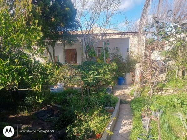 casa indipendente in vendita ad Ispica in zona Santa Maria del Focallo