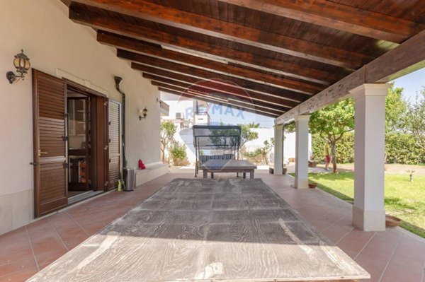casa indipendente in vendita ad Ispica in zona Santa Maria del Focallo