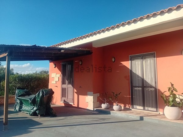 casa indipendente in vendita ad Ispica in zona Marina Marza