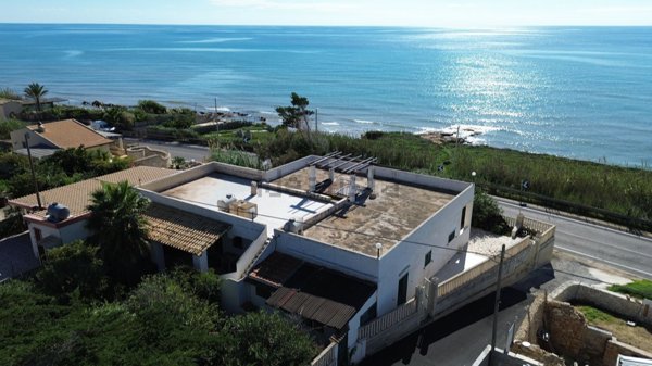 casa indipendente in vendita ad Ispica in zona Santa Maria del Focallo