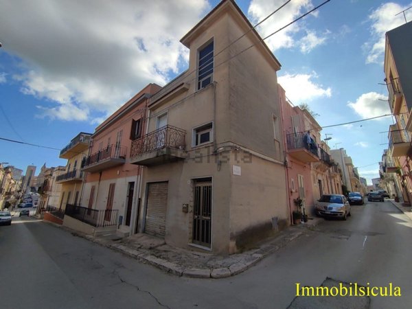 casa indipendente in vendita ad Ispica