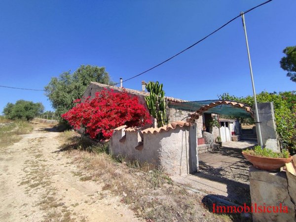 casa indipendente in vendita ad Ispica