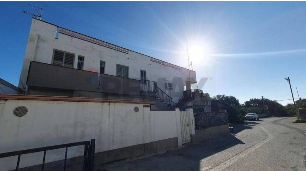 negozio in vendita ad Ispica in zona Santa Maria del Focallo