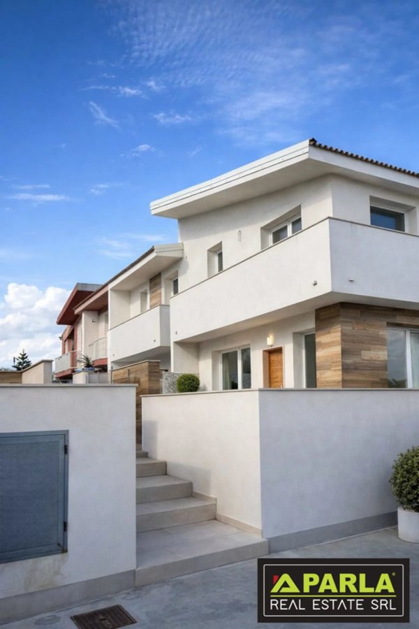 casa indipendente in vendita ad Ispica in zona Marina Marza