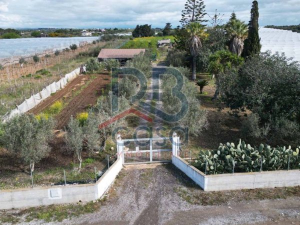 casa indipendente in vendita ad Ispica in zona Santa Maria del Focallo
