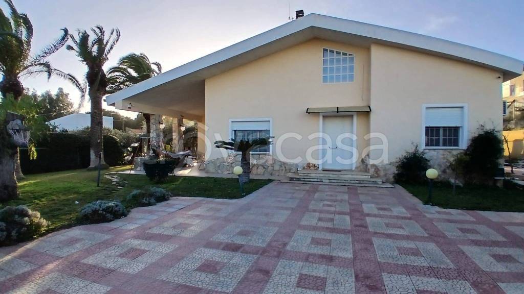 casa indipendente in vendita ad Ispica in zona Santa Maria del Focallo