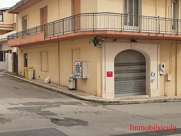 negozio in vendita ad Ispica