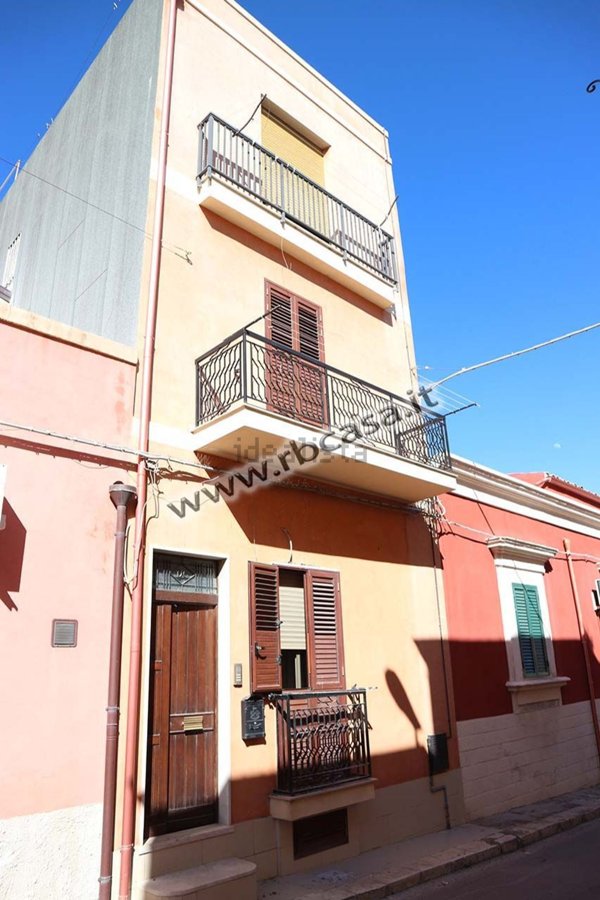 casa indipendente in vendita ad Ispica