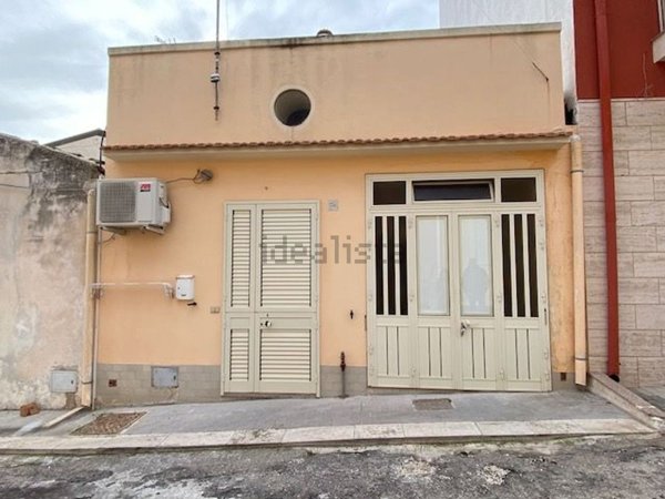 casa indipendente in vendita ad Ispica