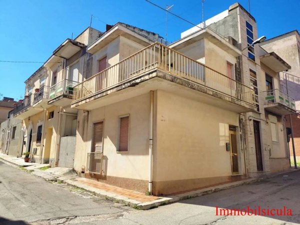 casa indipendente in vendita ad Ispica