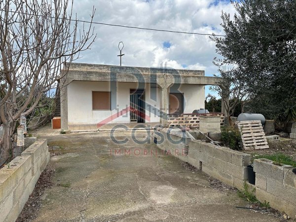 casa indipendente in vendita ad Ispica in zona Santa Maria del Focallo