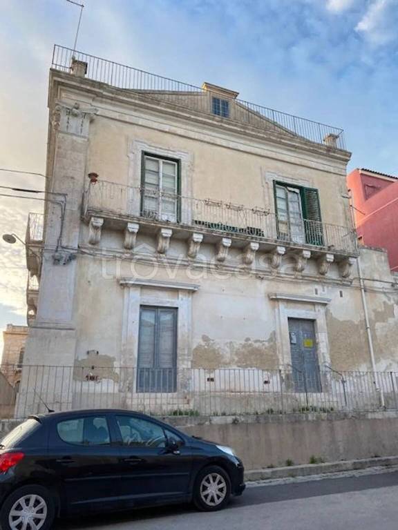 casa indipendente in vendita ad Ispica