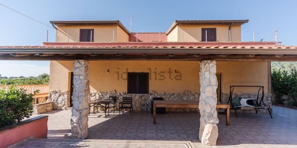 casa indipendente in vendita ad Ispica