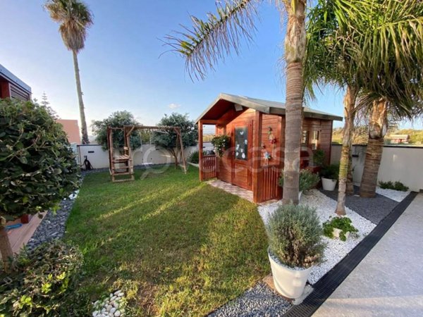 casa indipendente in vendita ad Ispica in zona Santa Maria del Focallo