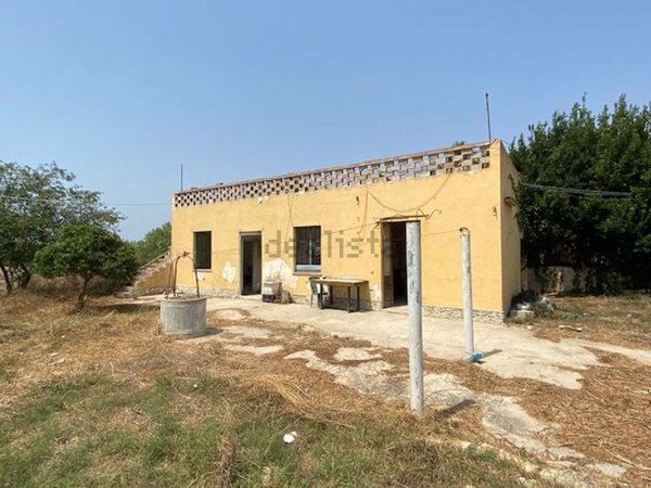 casa indipendente in vendita ad Ispica in zona Santa Maria del Focallo