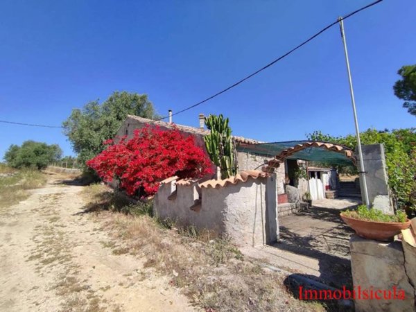 casa indipendente in vendita ad Ispica