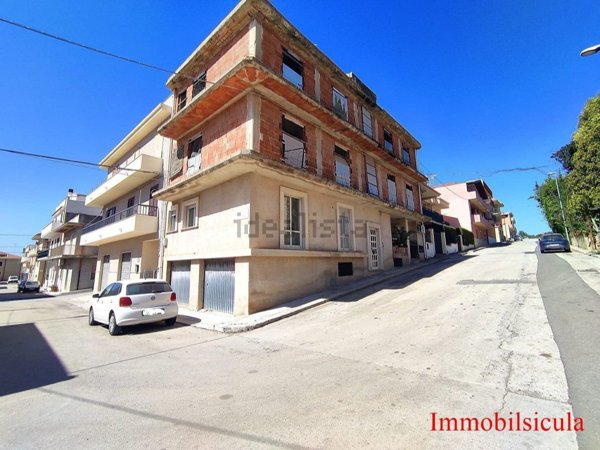 casa indipendente in vendita ad Ispica