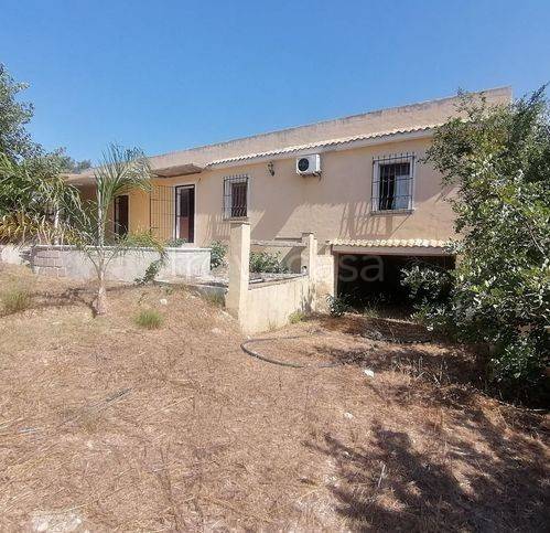 casa indipendente in vendita ad Ispica in zona Santa Maria del Focallo