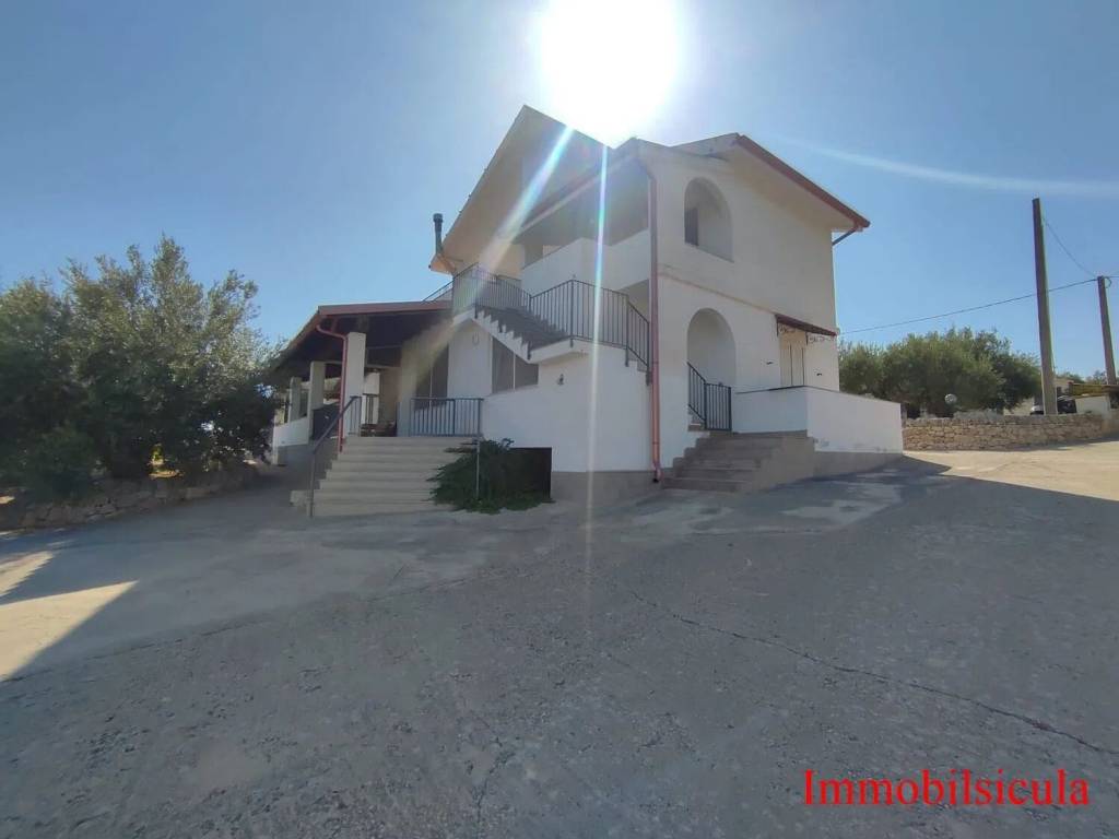 casa indipendente in vendita ad Ispica