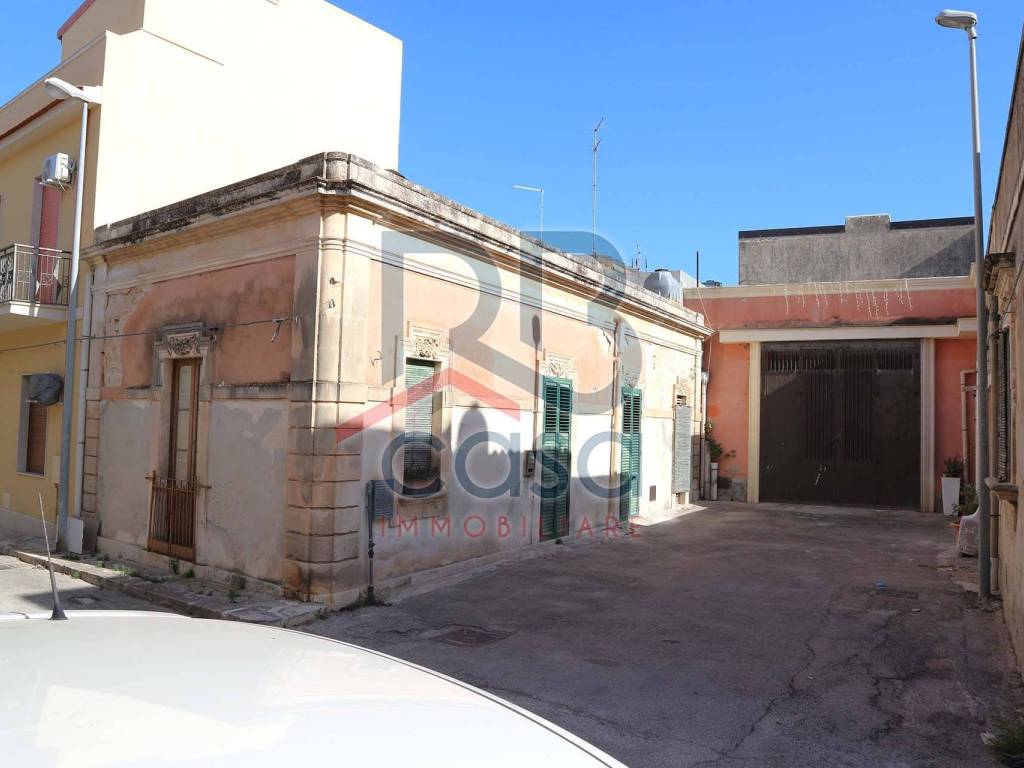 casa indipendente in vendita ad Ispica