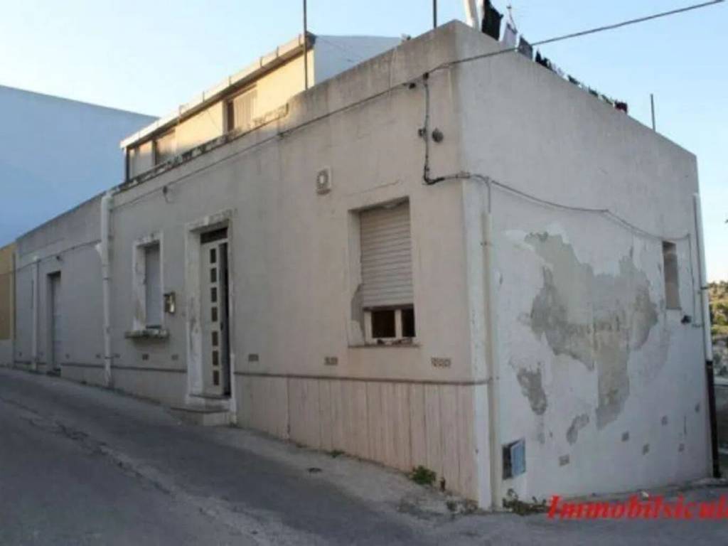 casa indipendente in vendita ad Ispica