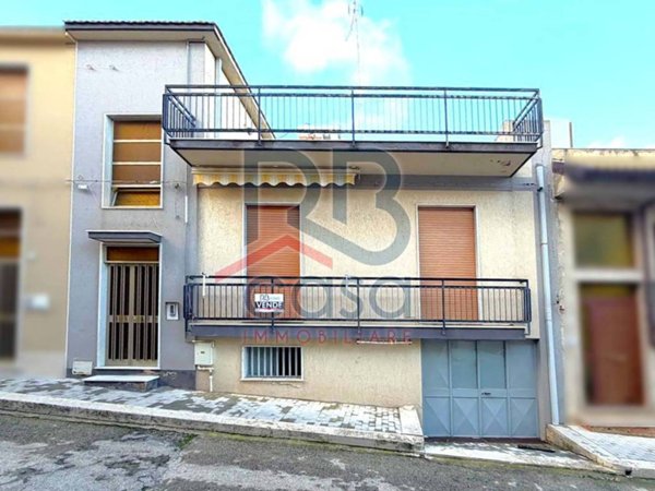 casa indipendente in vendita ad Ispica