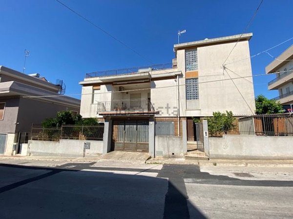 casa indipendente in vendita ad Ispica