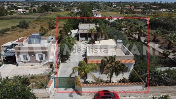 casa indipendente in vendita ad Ispica in zona Santa Maria del Focallo