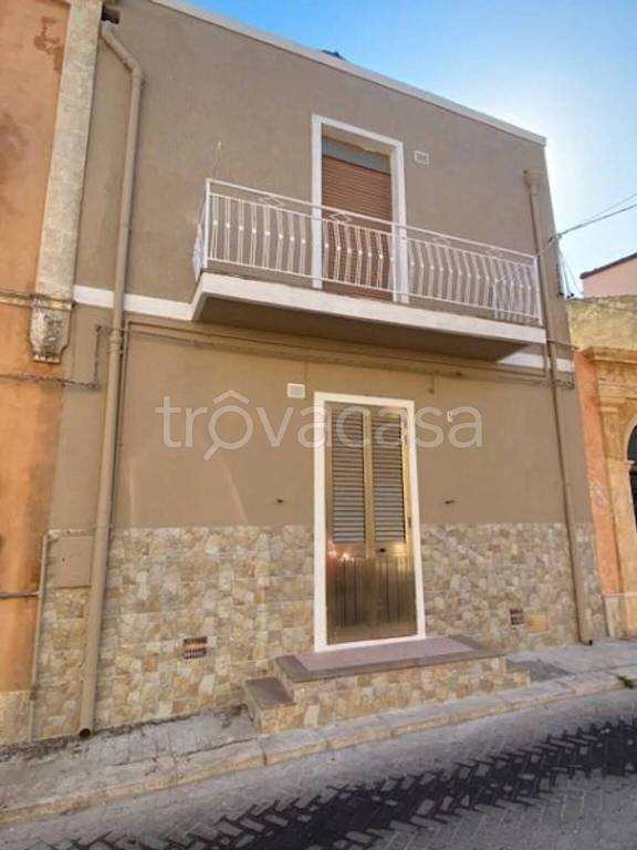 casa indipendente in vendita ad Ispica