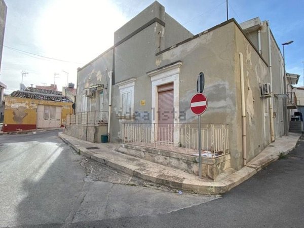 casa indipendente in vendita ad Ispica