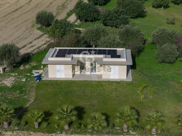 casa indipendente in vendita ad Ispica