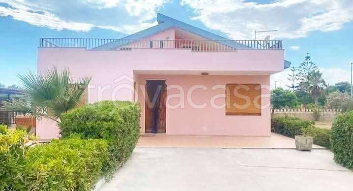 casa indipendente in vendita ad Ispica in zona Santa Maria del Focallo