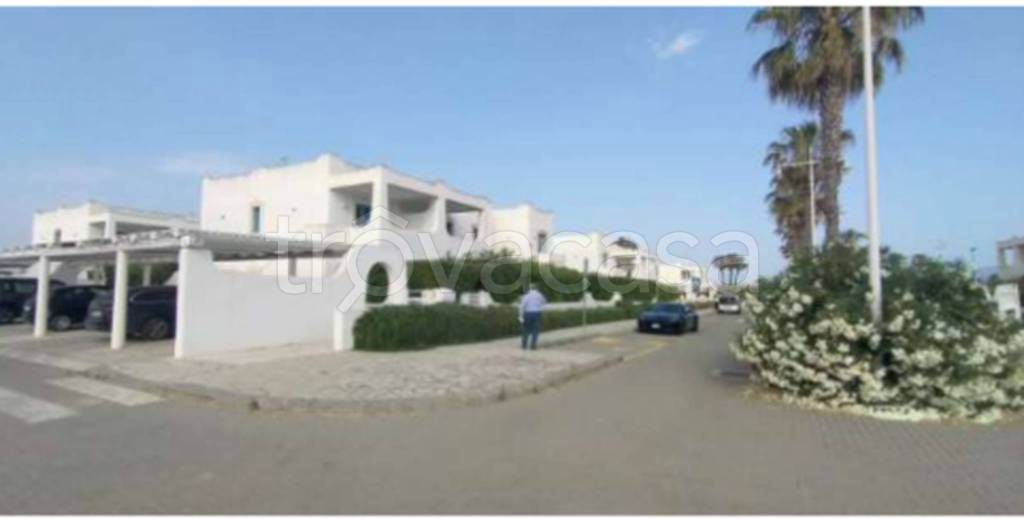 appartamento in vendita ad Ispica in zona Santa Maria del Focallo