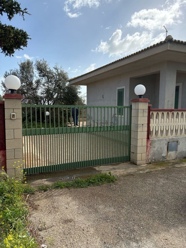 casa indipendente in vendita ad Ispica in zona Santa Maria del Focallo