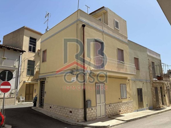 casa indipendente in vendita ad Ispica