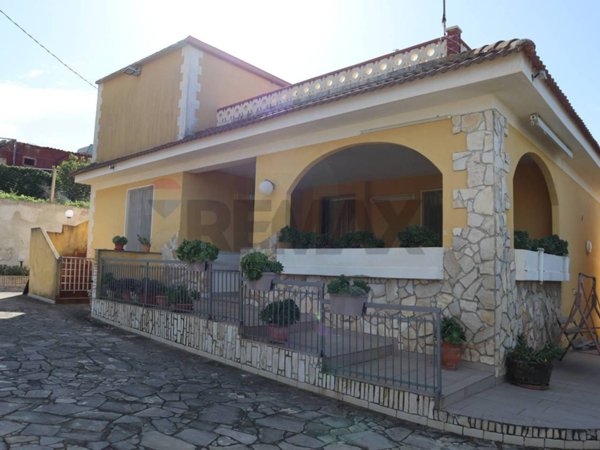 casa indipendente in vendita ad Ispica