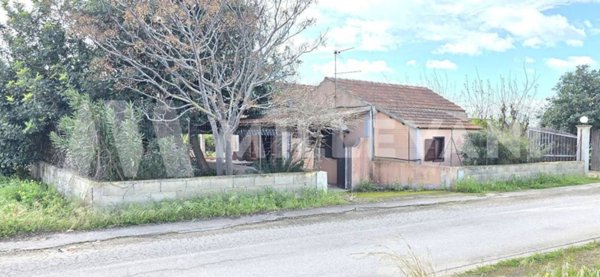 casa indipendente in vendita ad Ispica in zona Santa Maria del Focallo