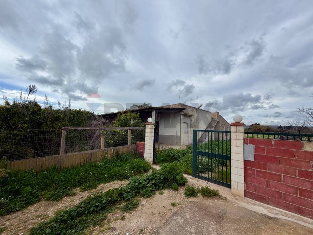 casa indipendente in vendita ad Ispica in zona Santa Maria del Focallo